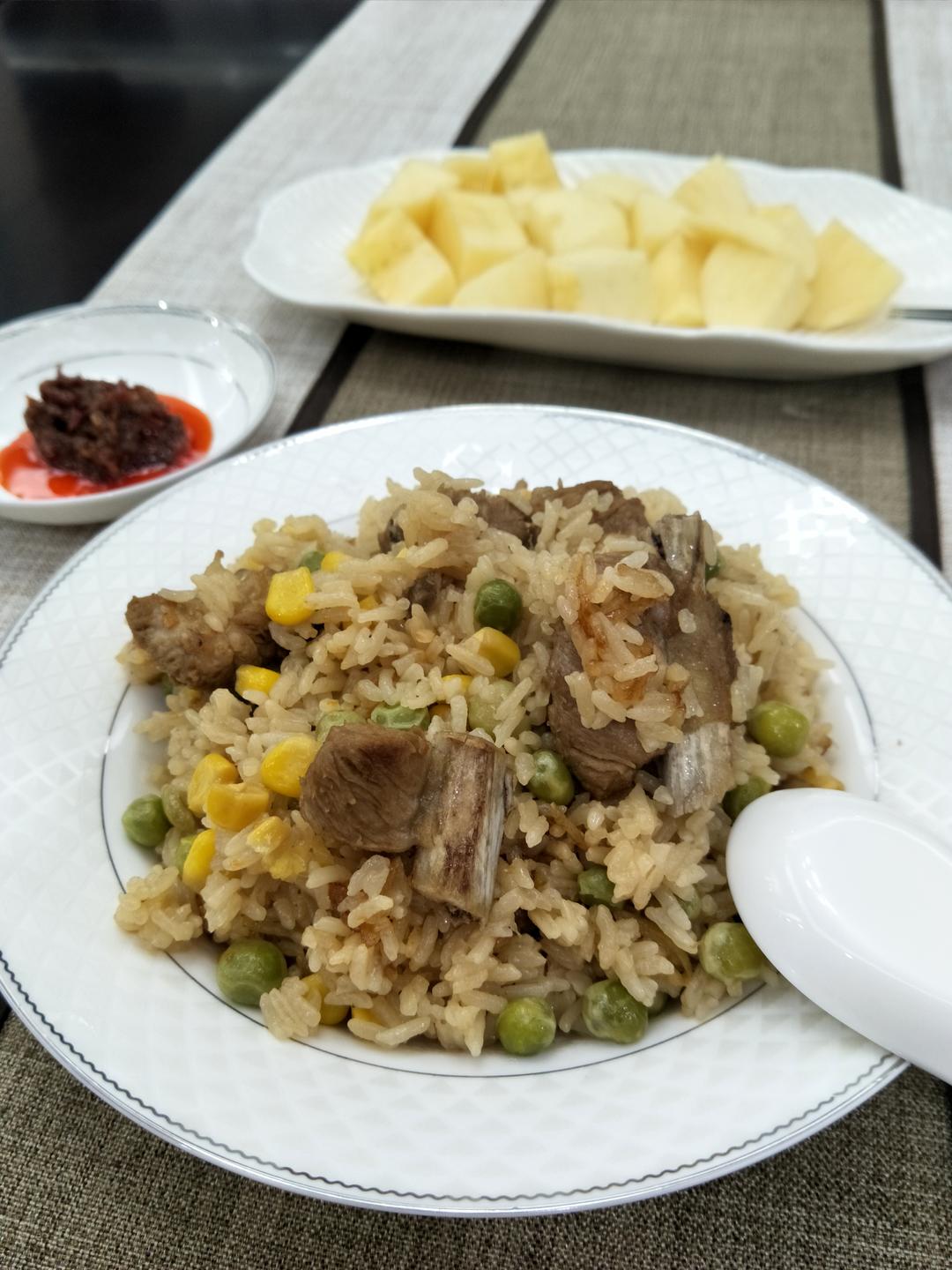 喷香排骨焖饭（爆好吃）