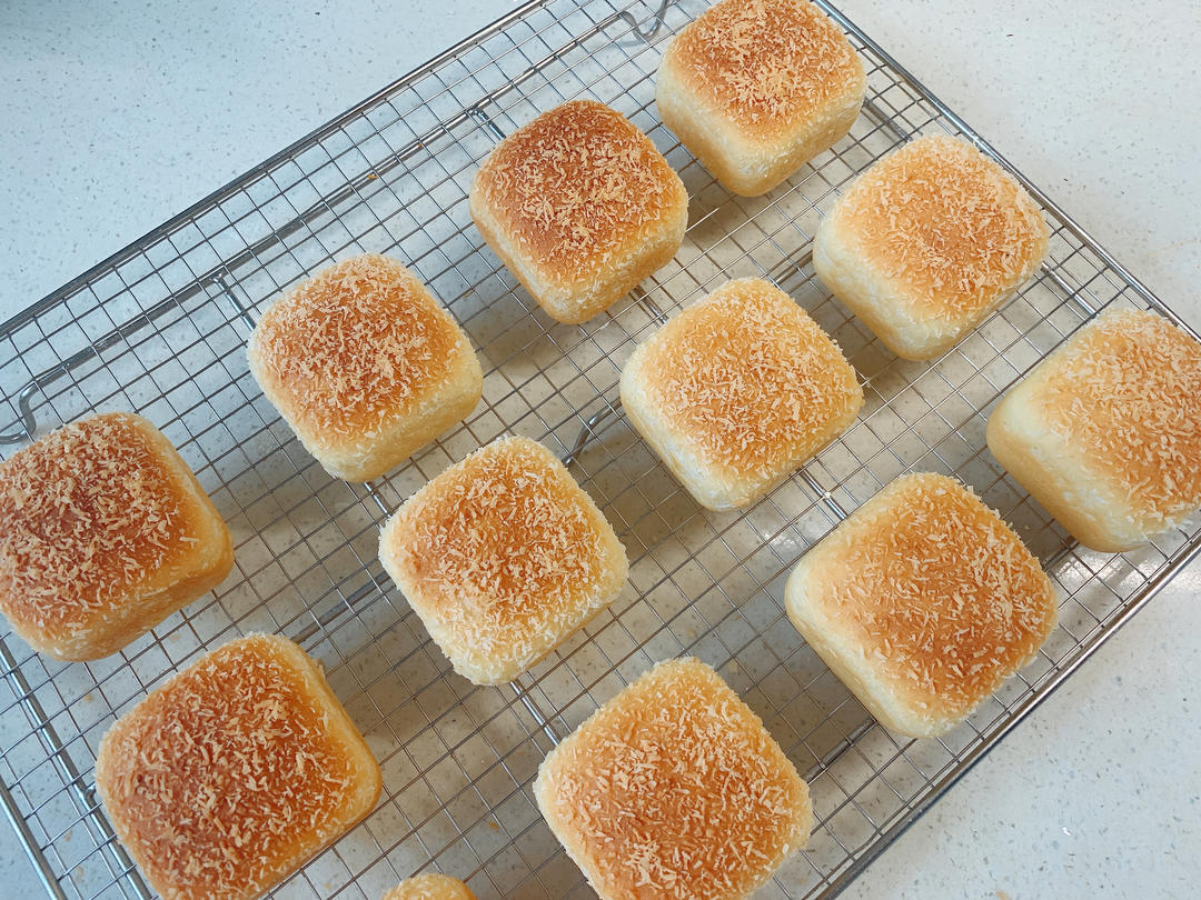 椰蓉米面包-简直是我做过的最简单最美味的小餐包