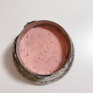 ⛱夏日免烤甜品🍓🫐高颜值莓果芝士蛋糕的做法 步骤15