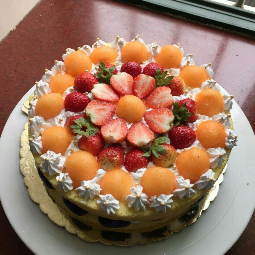 草莓生日蛋糕