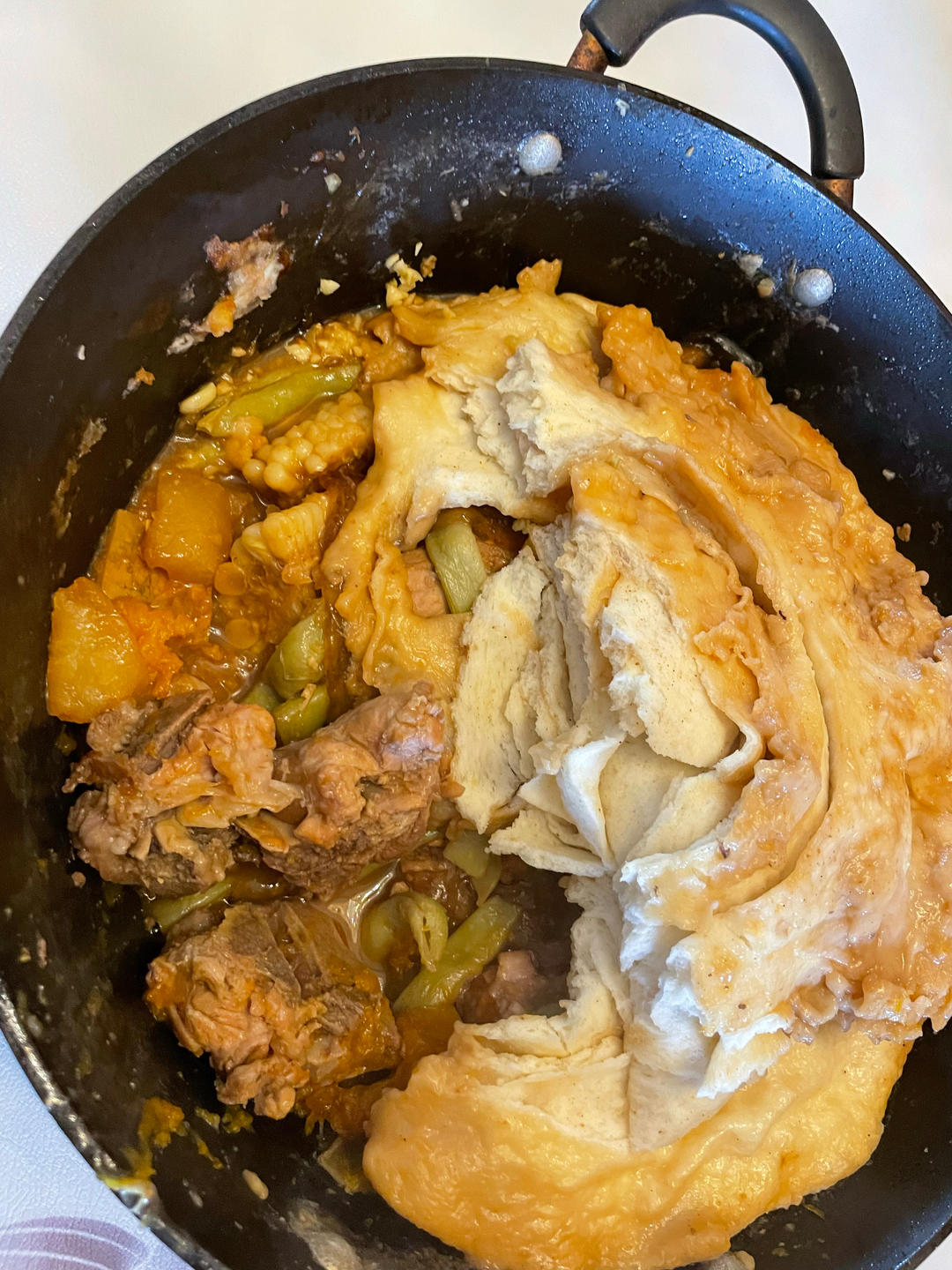 超好吃的【东北排骨烀饼一锅出】东北铁锅炖、“小猪盖被”