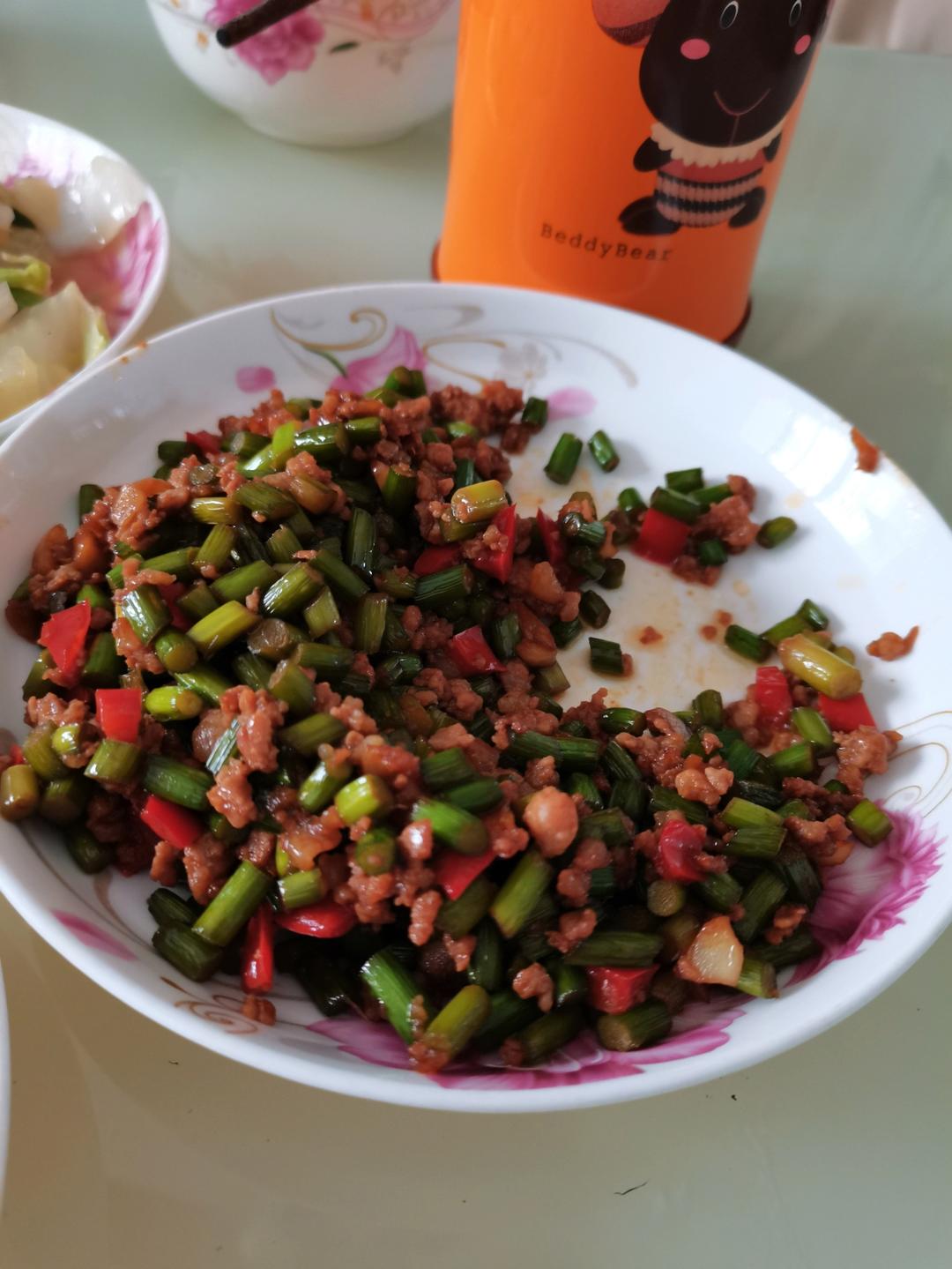 超下饭的蒜苔炒肉末