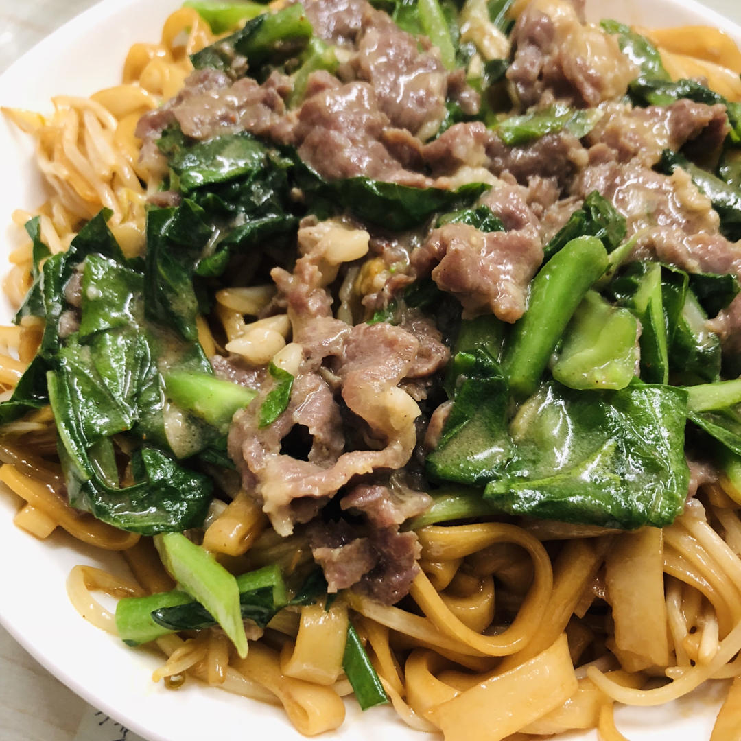 牛肉炒河粉（经典粤菜）