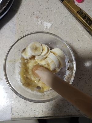 六个月宝宝辅食🌷🌷🌷香蕉蛋黄牛奶磨牙棒的做法 步骤3