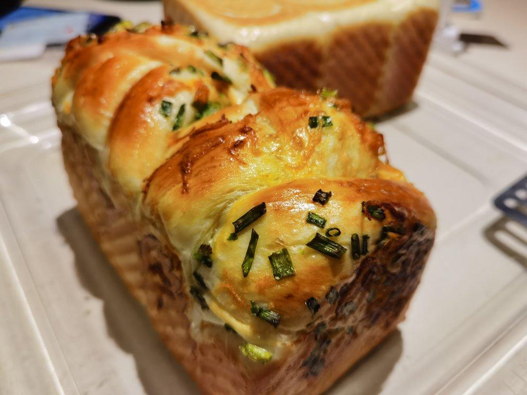 香葱肉松手撕吐司