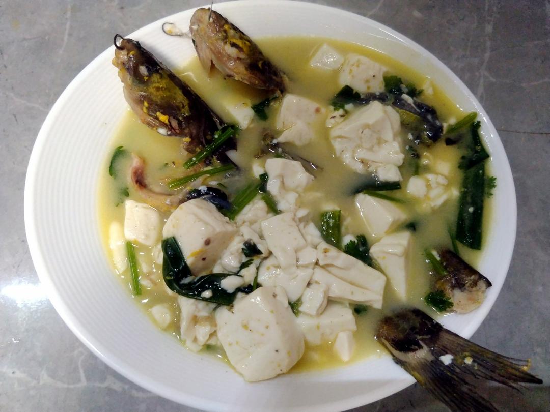 黄骨鱼豆腐汤 简单营养的快手汤