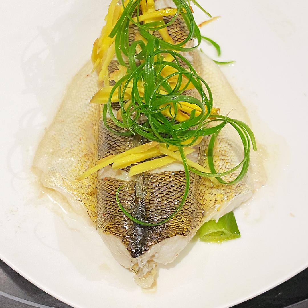 清蒸碧古鱼(玻璃梭鲈,墙眼,walleye无赖)的做法 步骤7