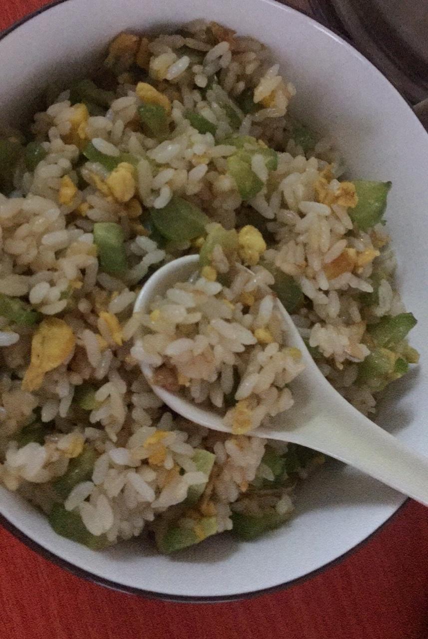 wo是刘小姐做的苦瓜鸡蛋炒饭