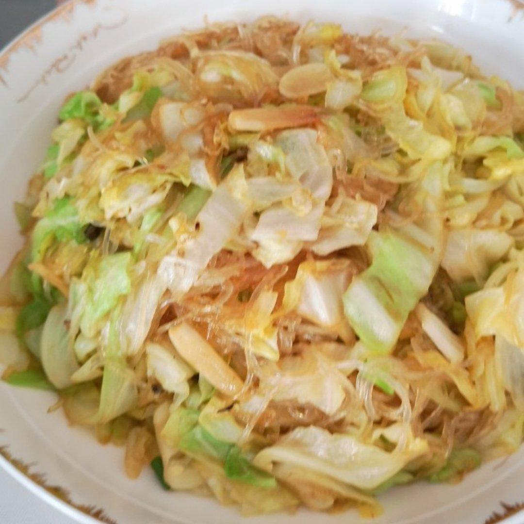 包菜粉丝炒鸡蛋