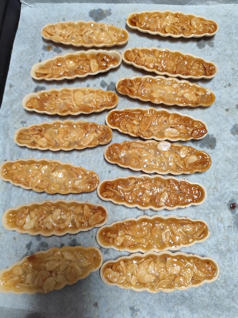 视频🚢一次搞定3种口味｜焦糖坚果糯米船｜不测温，不冷冻｜低糖｜简单｜0难度