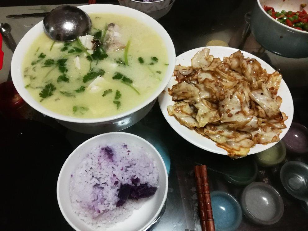鲫鱼豆腐汤