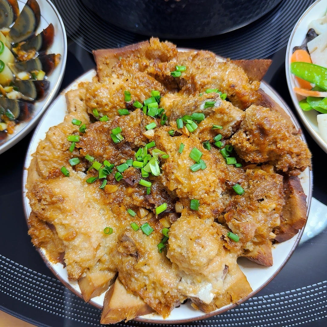 荔浦芋头粉蒸排骨（含蒸肉米粉做法）