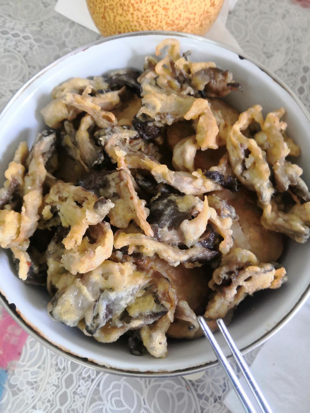 炸蘑菇用不用焯水？裹淀粉还是面粉？厨师长告诉你