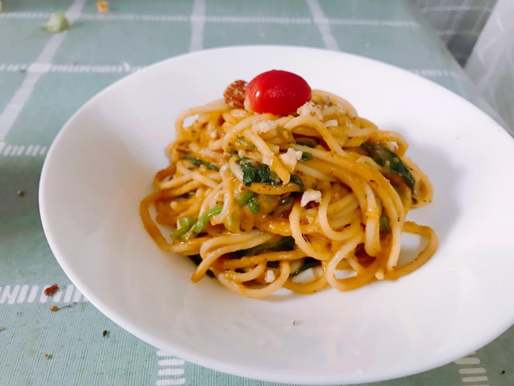 浓情南瓜汁鸡肉意大利面