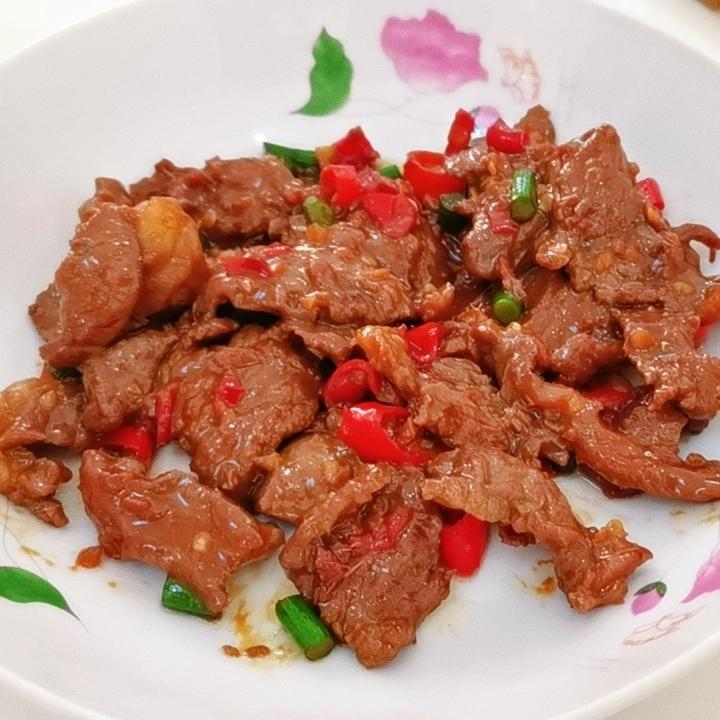 小炒牛肉（肉嫩味香）