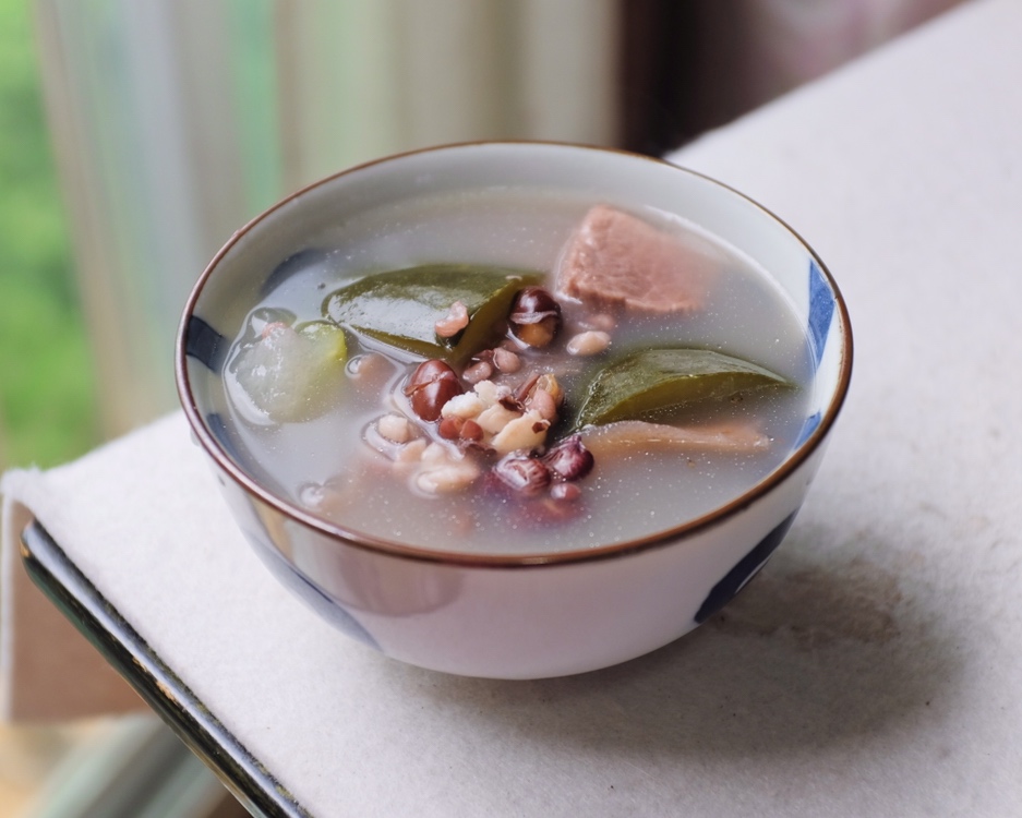 冬瓜煲薏米茨实汤 - 清热消暑的做法
