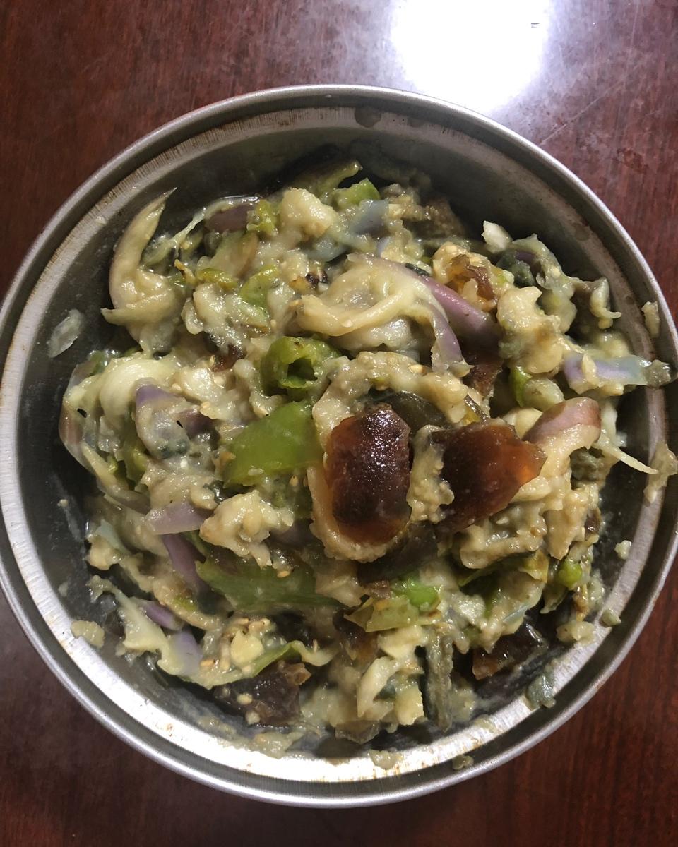 给大家推荐一款心心念念的湖南下饭菜擂辣椒松花蛋