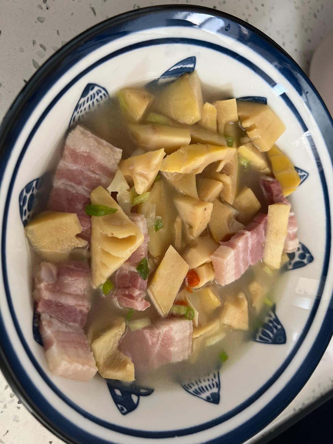 腌笃鲜.咸肉炖春笋