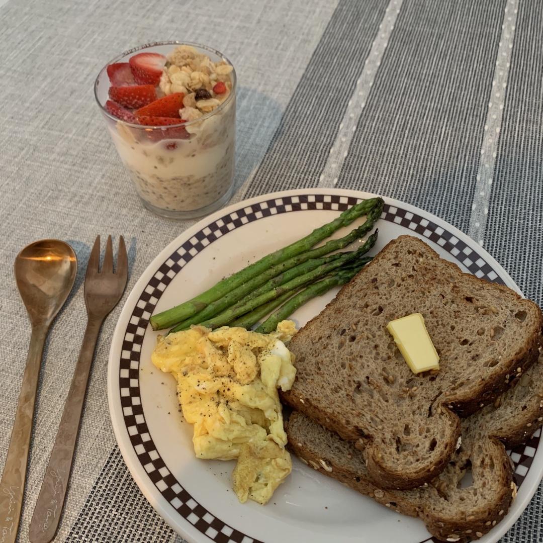 basic overnight oats 时下最流行的营养健康冷藏式隔夜免煮燕麦基本款
