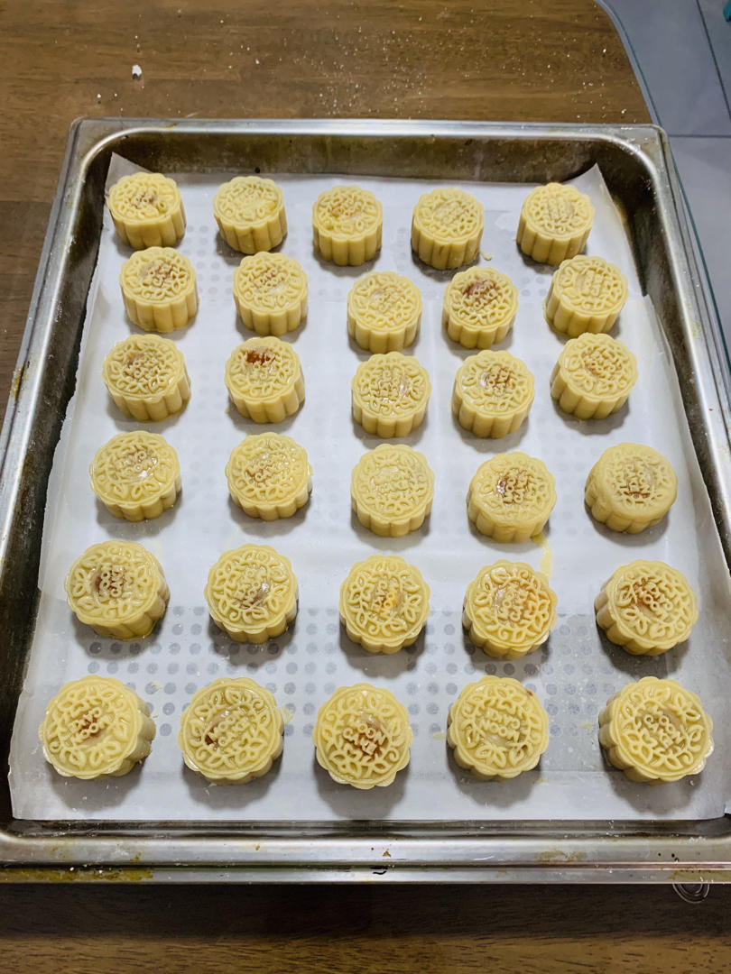 广式月饼—蛋黄莲蓉月饼