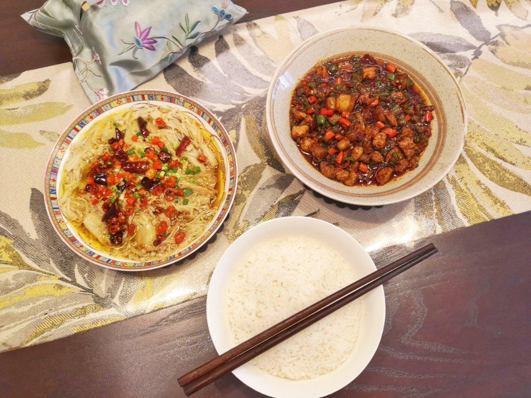 凉拌金针菇
