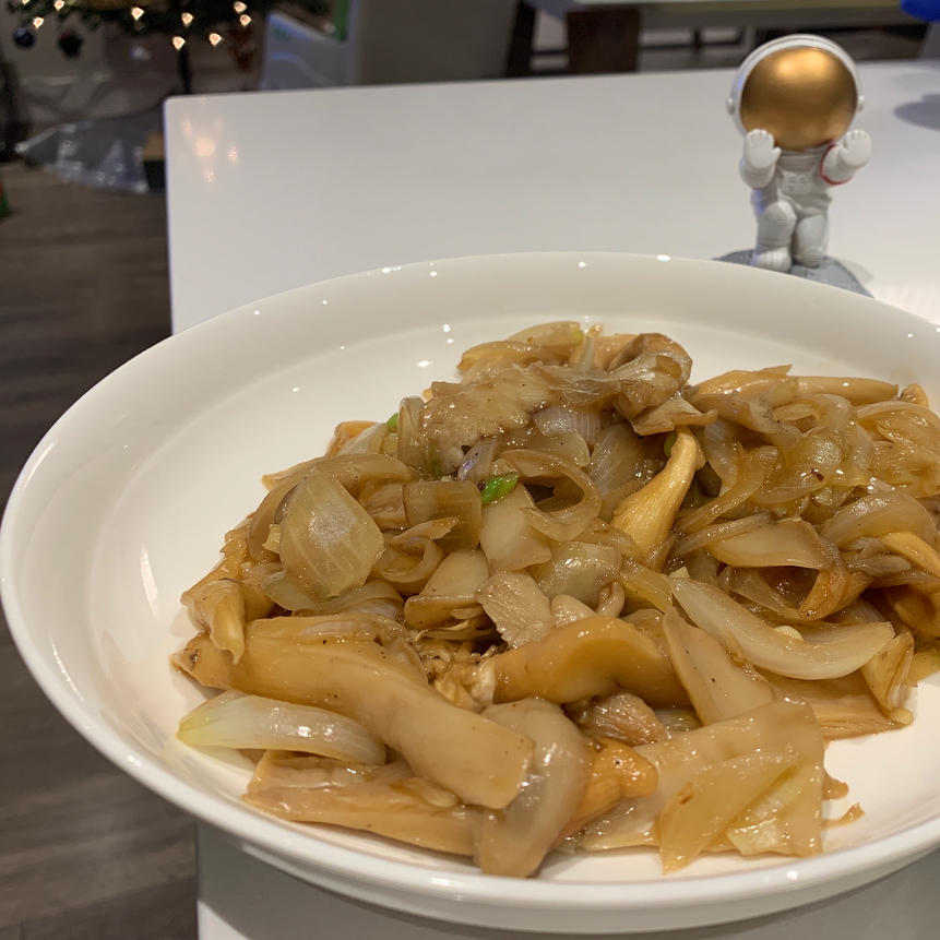 洋葱炒蚝菇
