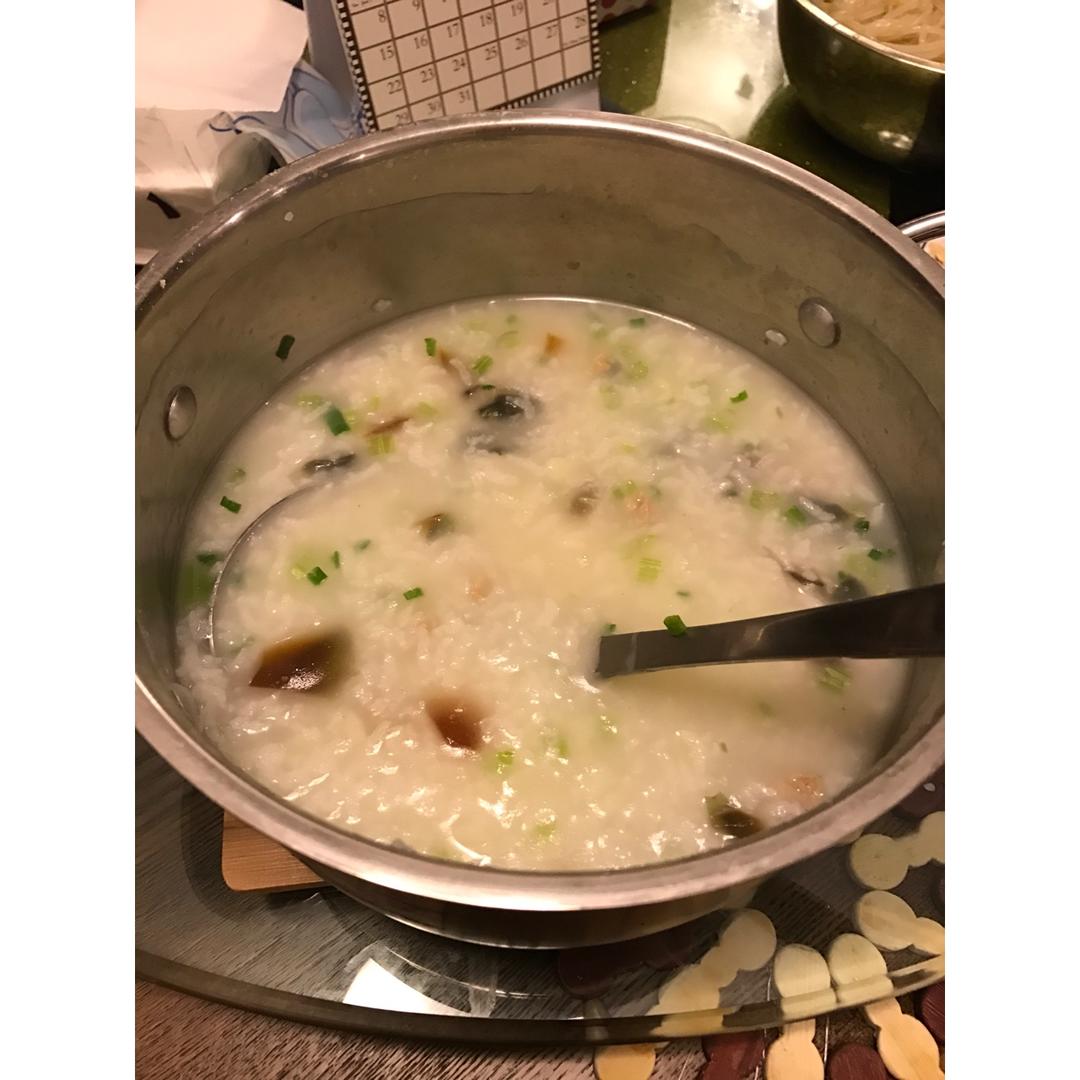 十五分钟快手之香滑皮蛋瘦肉粥(附五分钟电饭煲电压力锅更快捷方法)