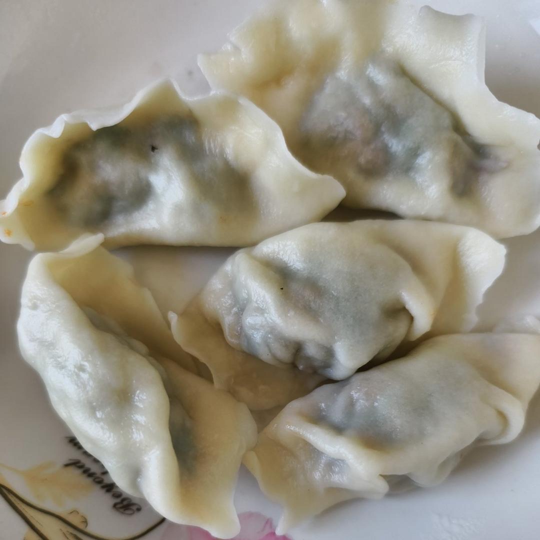 芹菜胡萝卜猪肉水饺