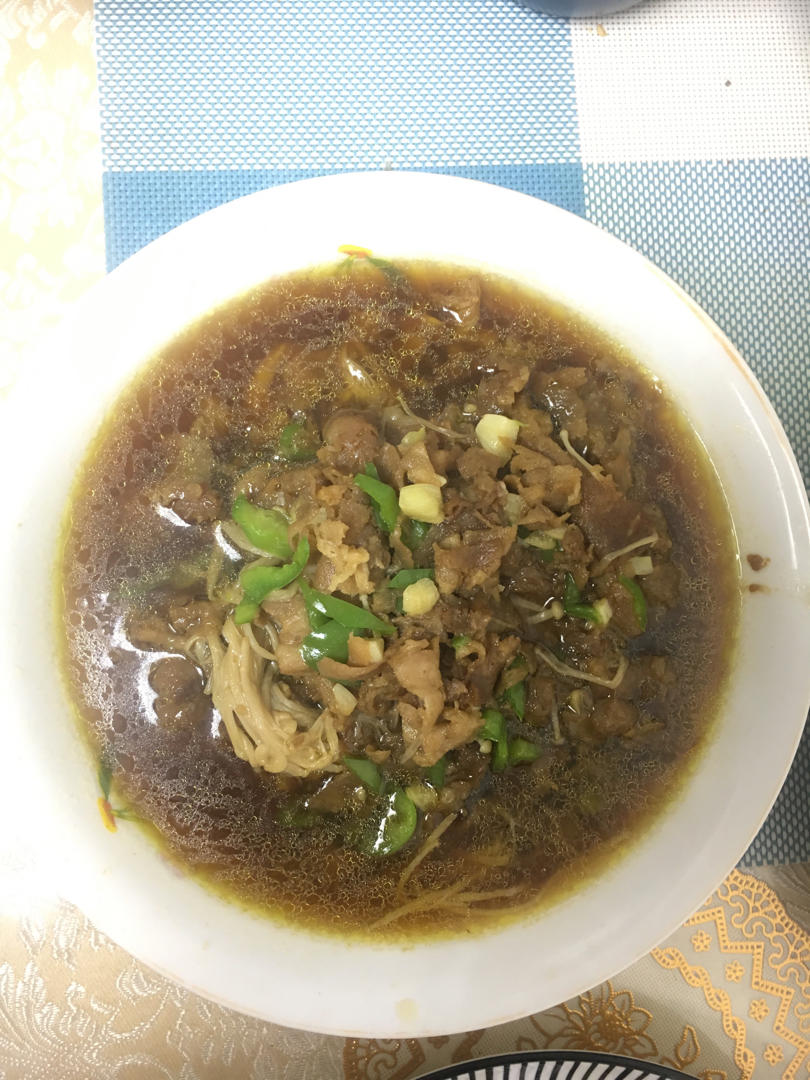 金针菇牛肉煲
