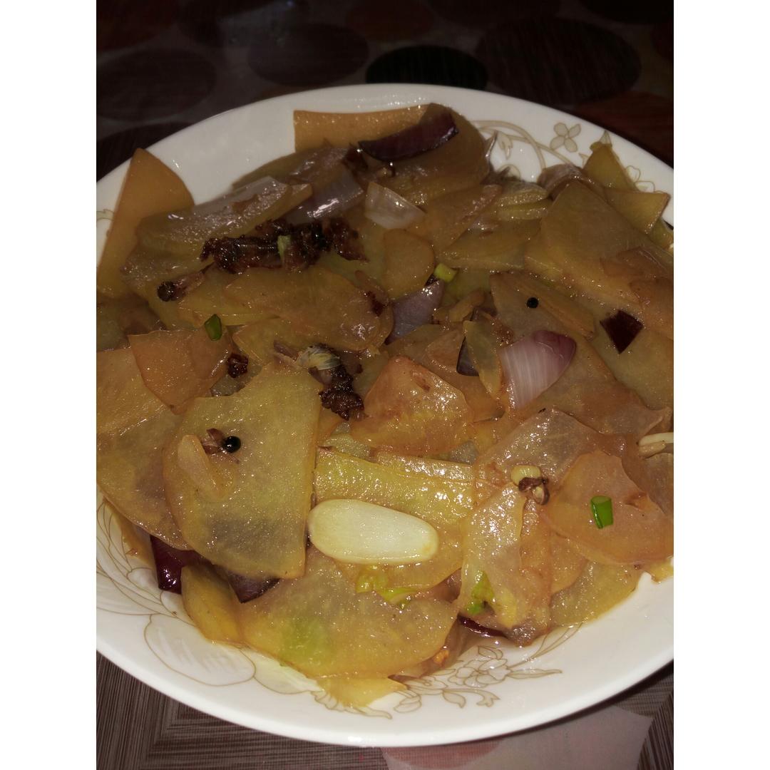 边吃边流泪的「孜然土豆片」