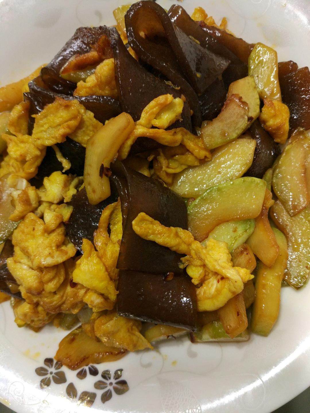 鸡蛋炒粉皮
