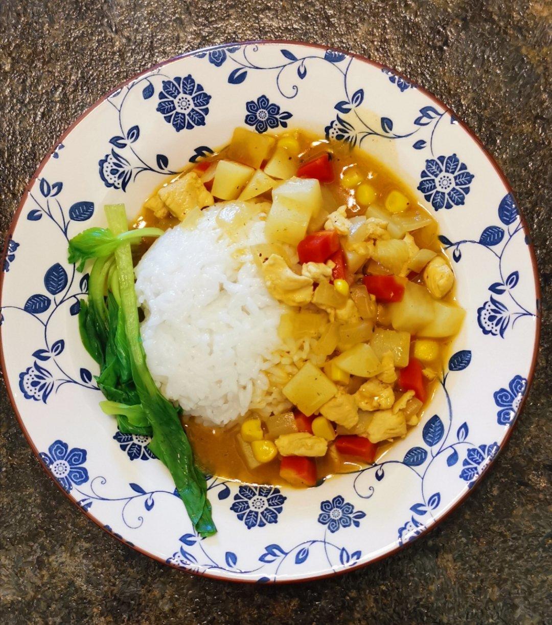土豆咖喱鸡肉饭