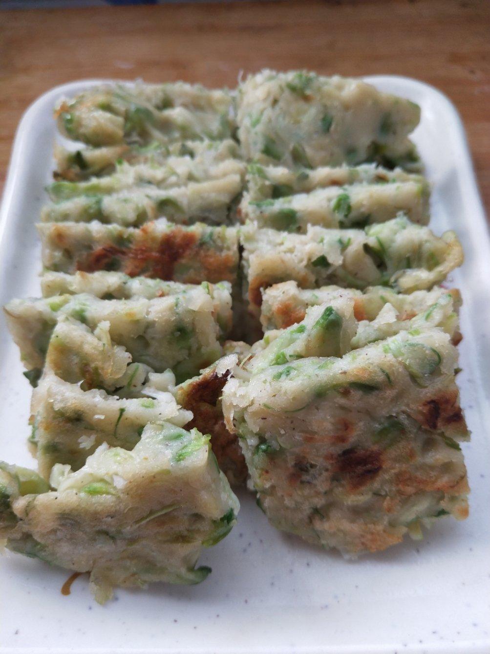 少面粉少盐的槐花饼