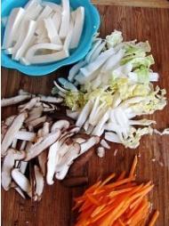 大白菜三丝豆腐汤的做法 步骤3