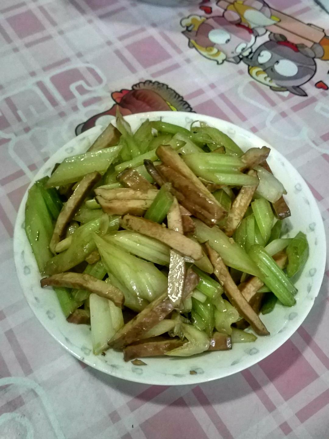 芹菜炒香干