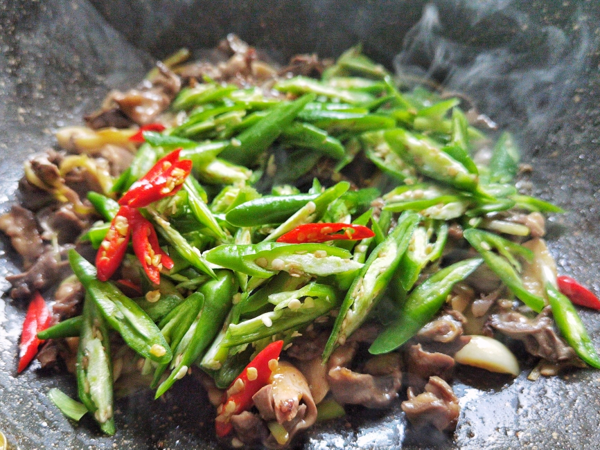 家常菜㊙️‼️辣炒猪心‼️不老不腥，越嚼越香的做法 步骤6