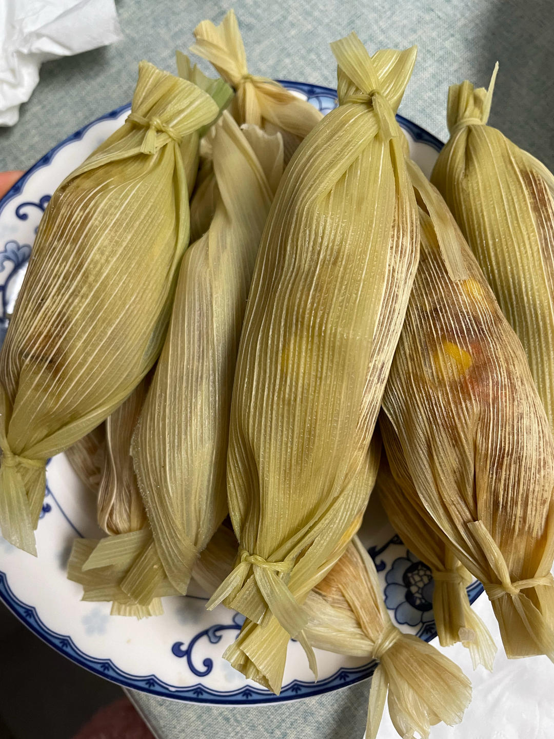 意想不到的美食“玉米叶饭团”