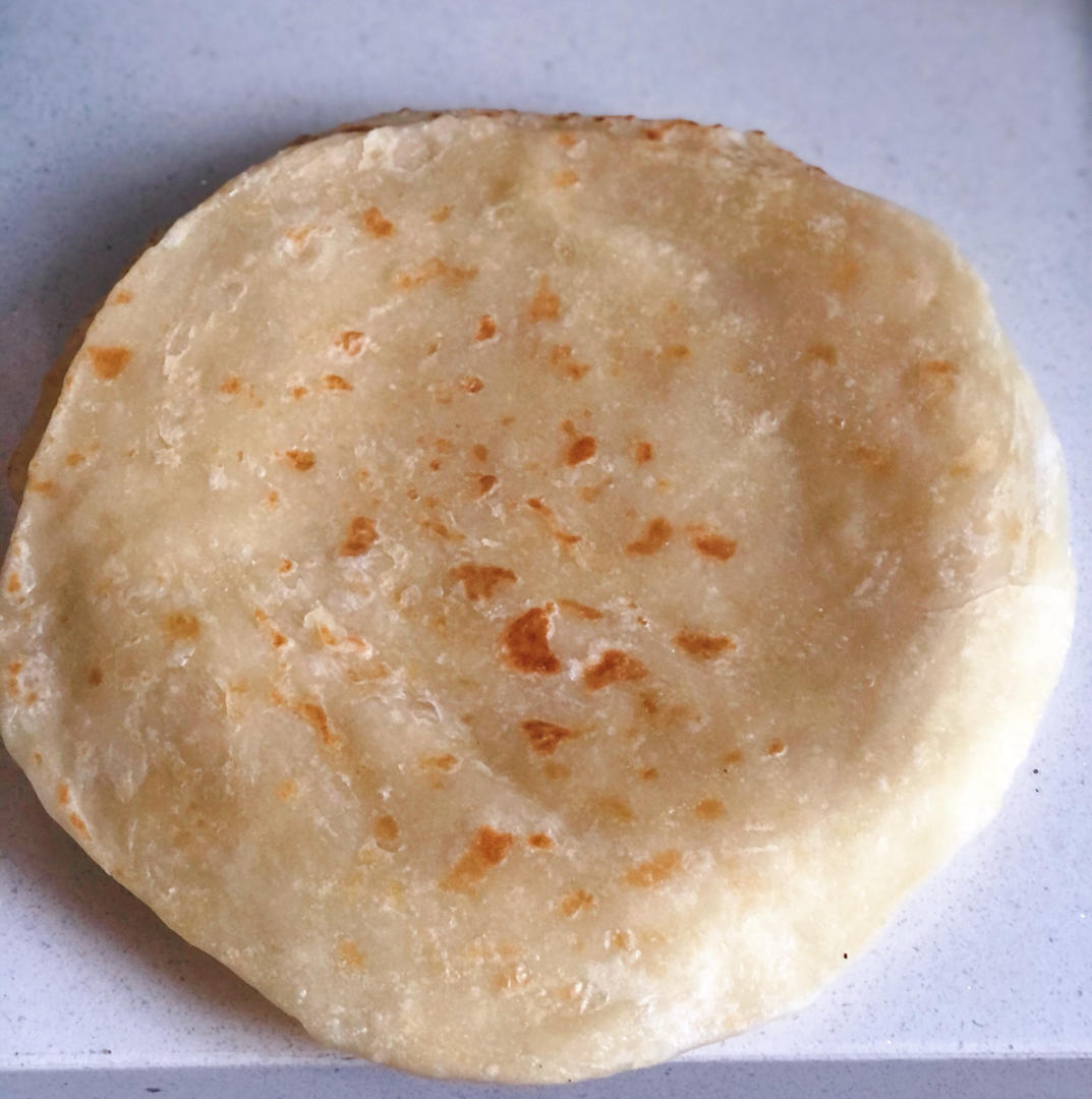 烙饼不硬的小窍门 掌握了你也能看出柔软多层凉了不硬的小油饼