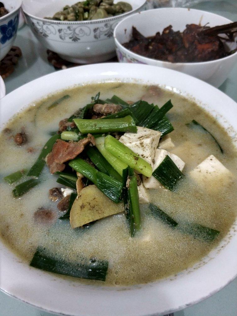 河蚌豆腐汤