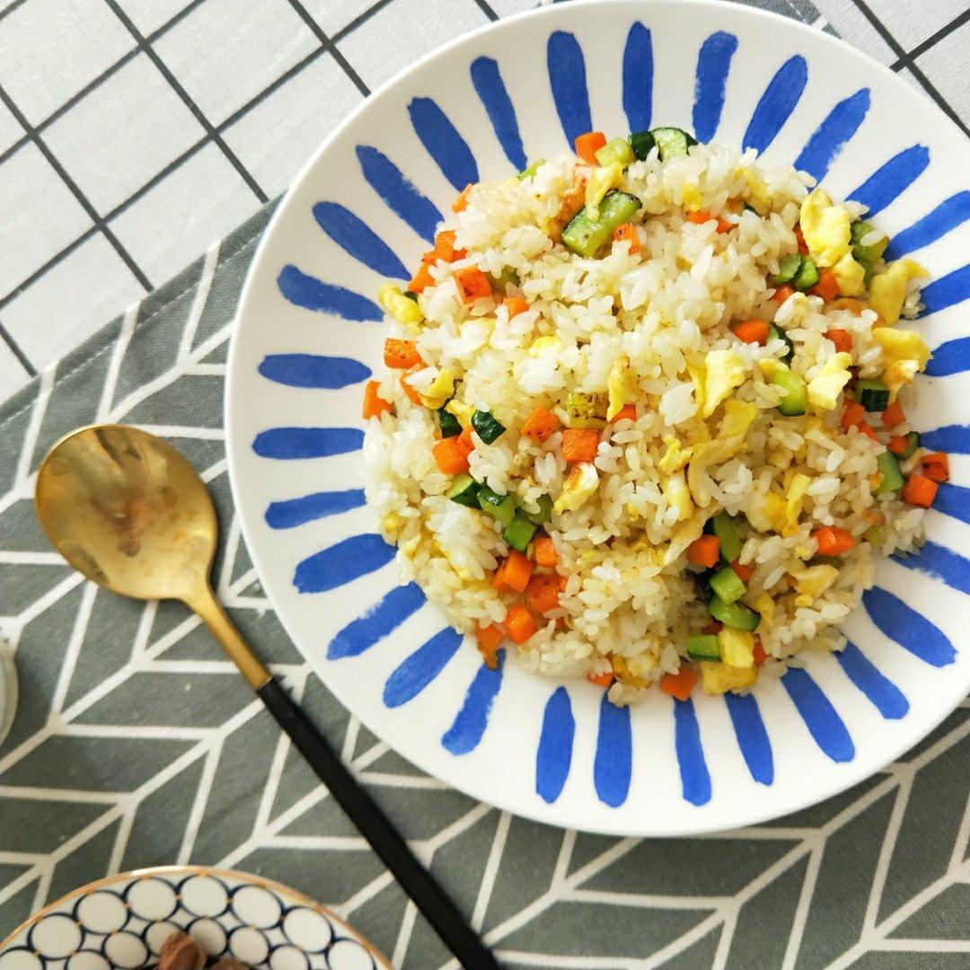多彩鸡蛋炒饭（颜色丰富 好吃而且非常简单）