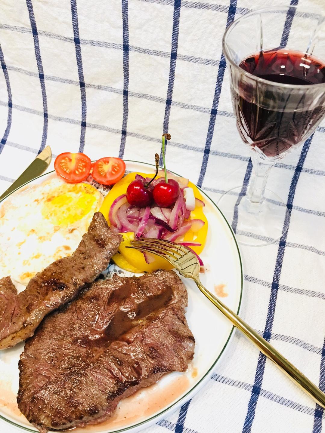 鲜嫩煎澳洲牛小排