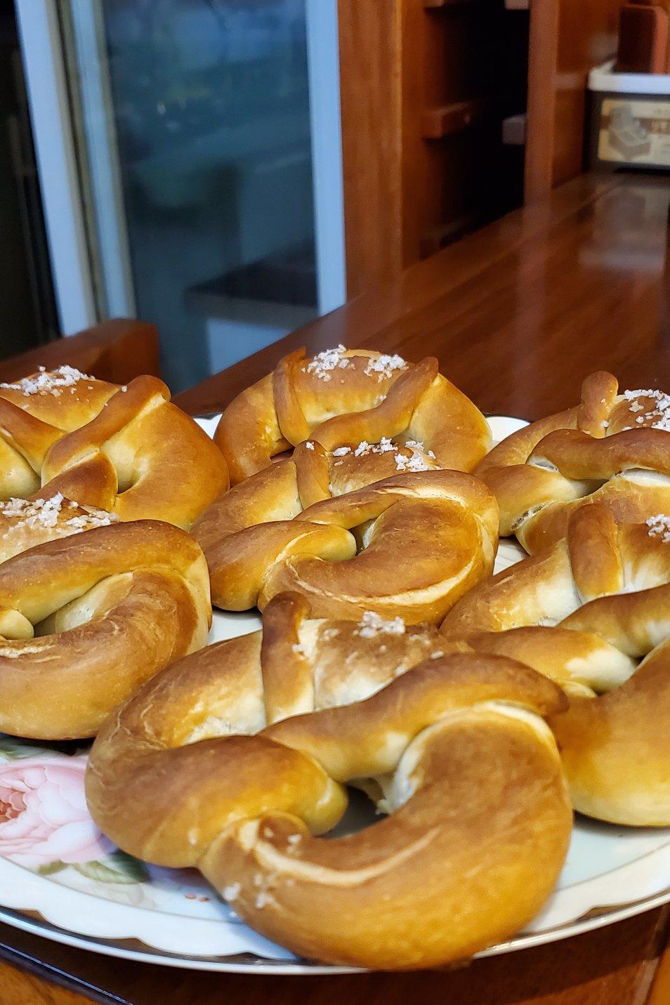 堂妈小厨——碱水面包