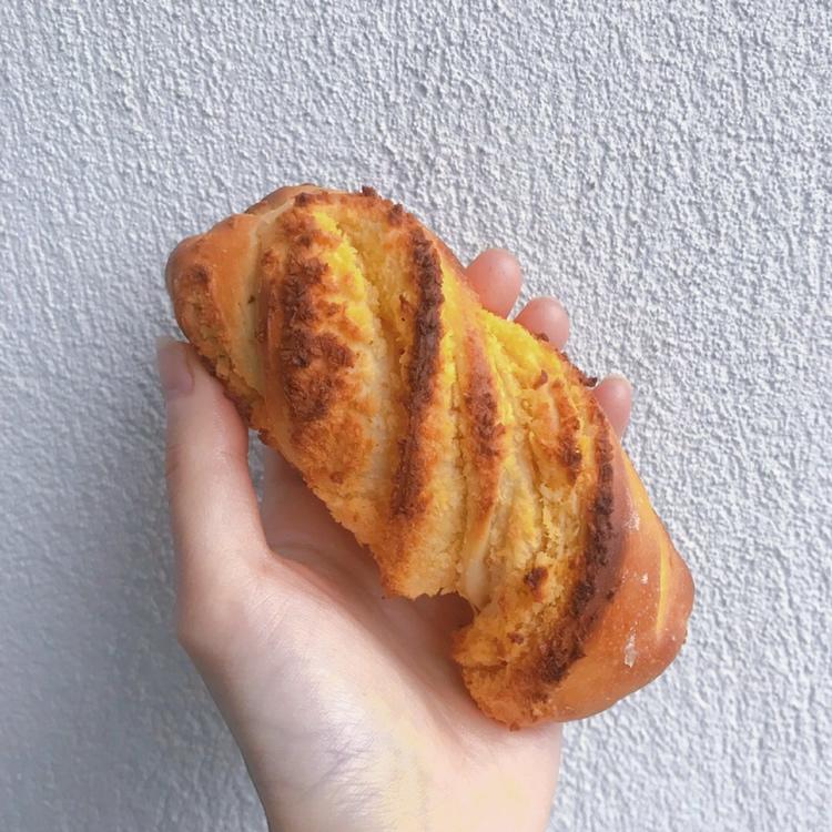椰蓉奶棒面包