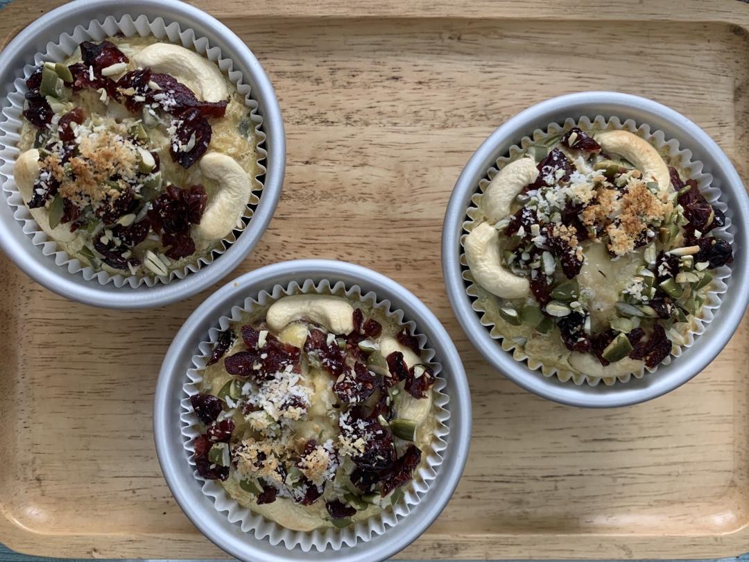 两款减脂烤箱早餐：烤隔夜燕麦/布丁吐司