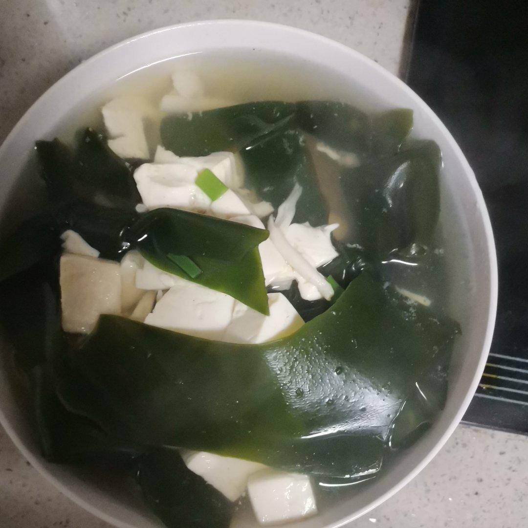 海带豆腐汤