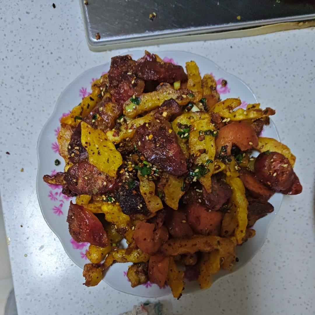 香辣过瘾的孜然土豆火腿，比路边摊还好吃
