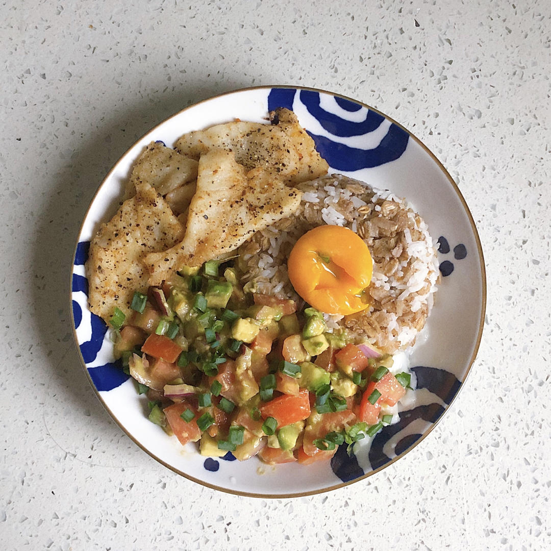 三文鱼牛油果盖饭，风靡夏威夷的Poke拌饭