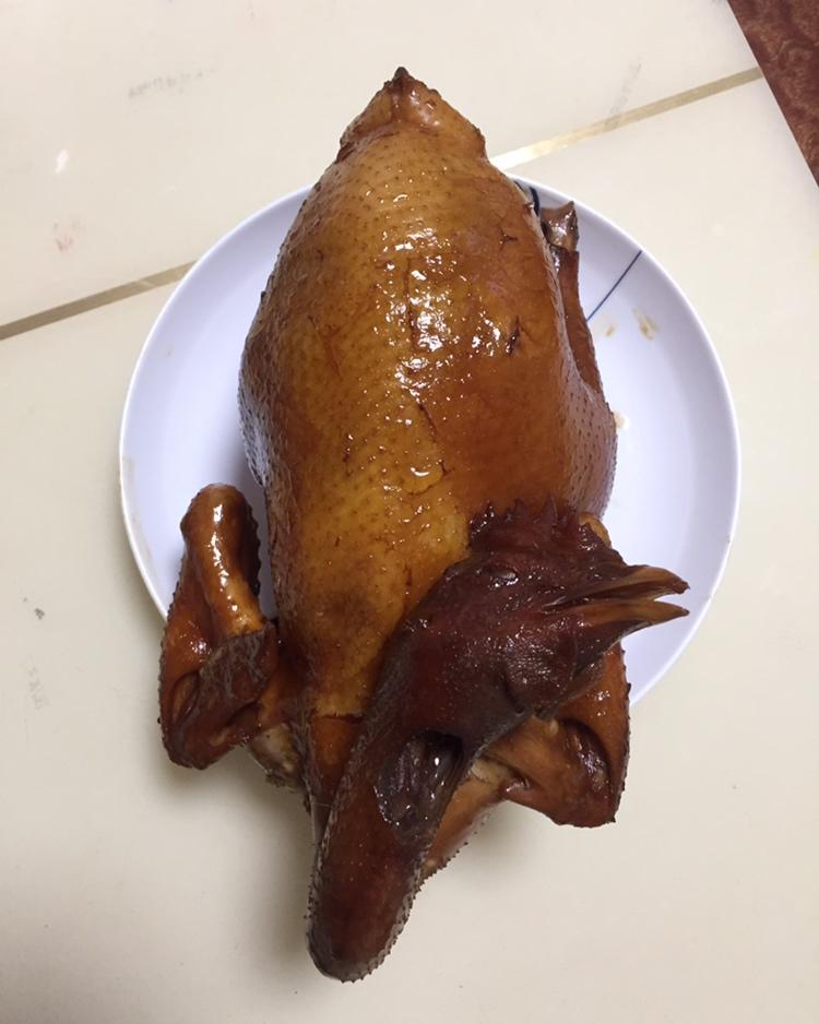 皮爽肉嫩～～酱油鸡🐔