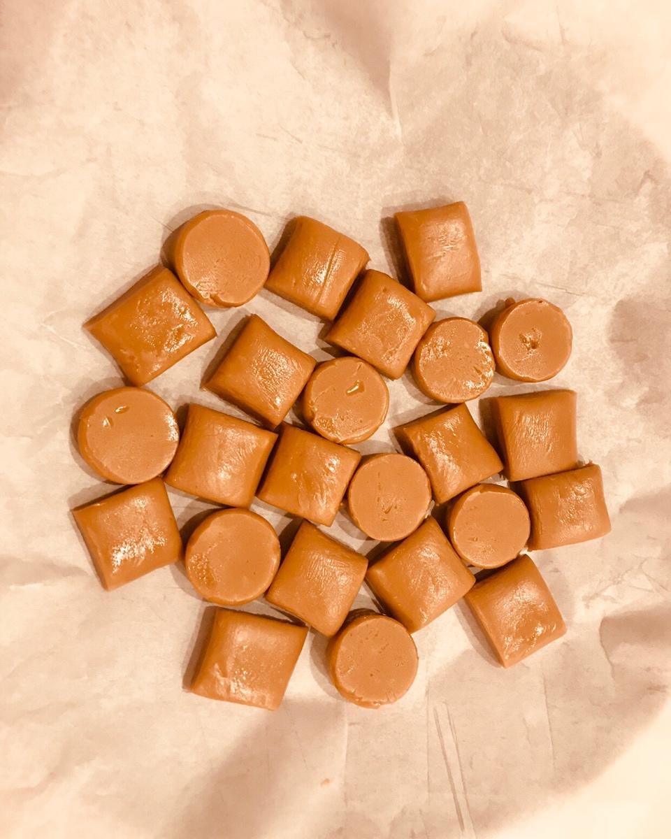 的好好吃,咖啡的微微苦加上太妃糖的甜,简直绝配了,不是超级甜的糖果