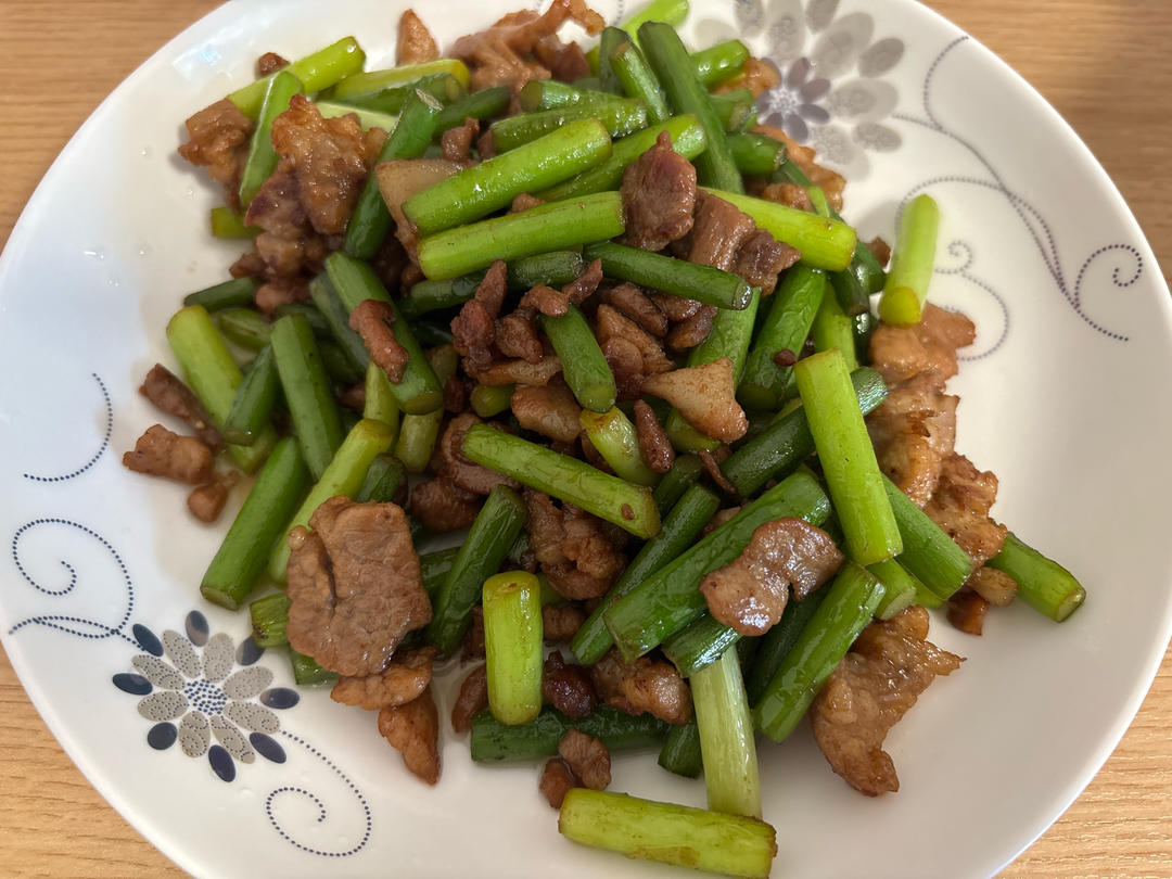 简单易做的下饭菜－蒜苔炒肉